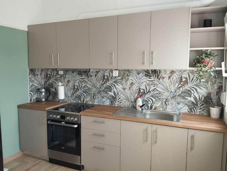 Vicky'S Central Apartment Corinth Екстер'єр фото